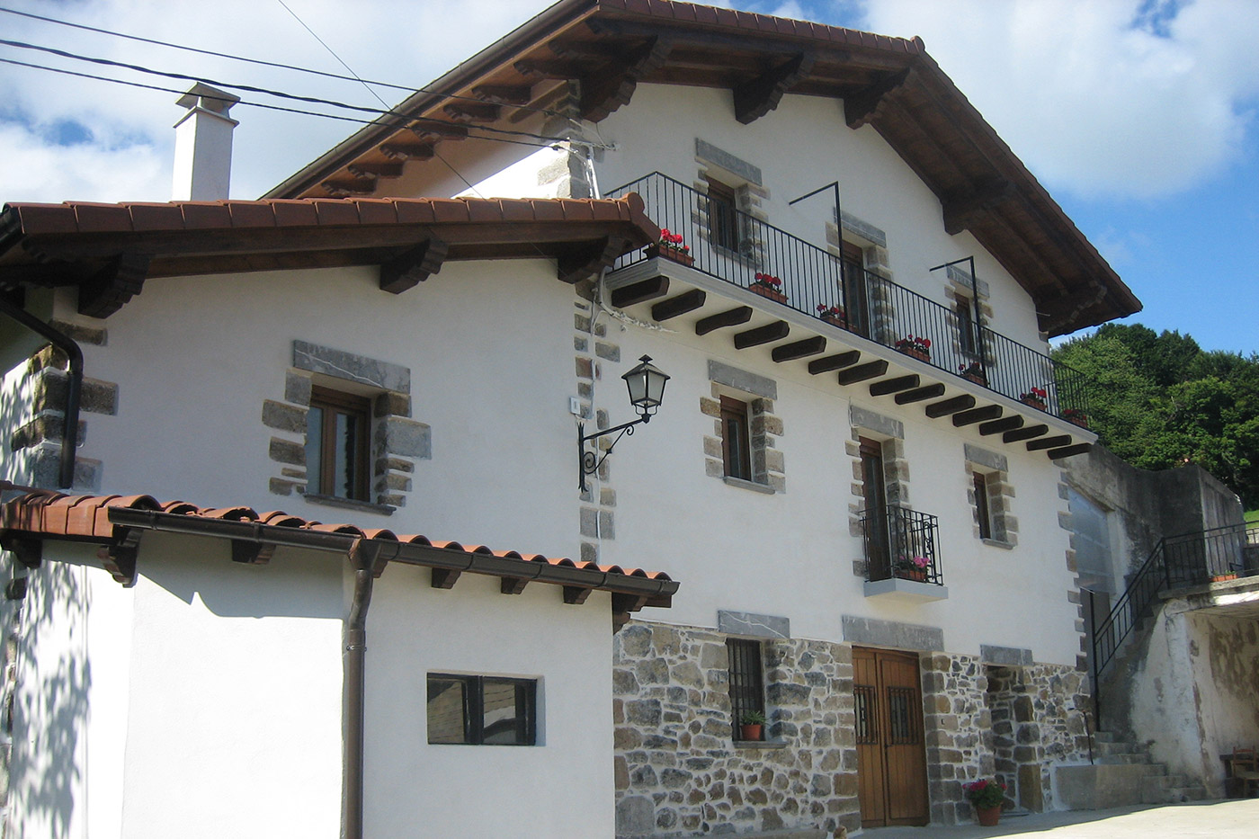 Rehabilitación Oroquieta casa unifamiliar